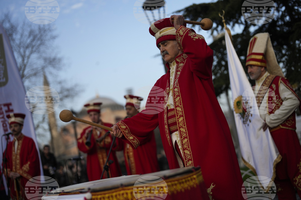 Османската династия ще съди турчин, живеещ в САЩ, за това, че се представя за "османски принц"