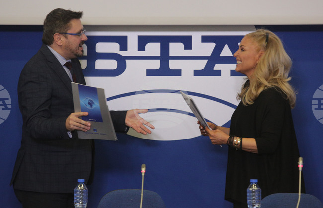 Национален пресклуб на БТА - договор - подписване