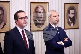 Президент - „Възраждане“ - консултации