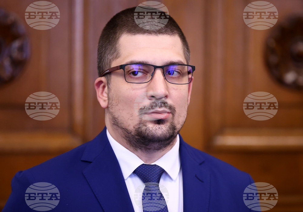 Президент - „Възраждане“ - консултации