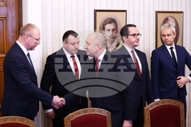 Президент - „Възраждане“ - консултации