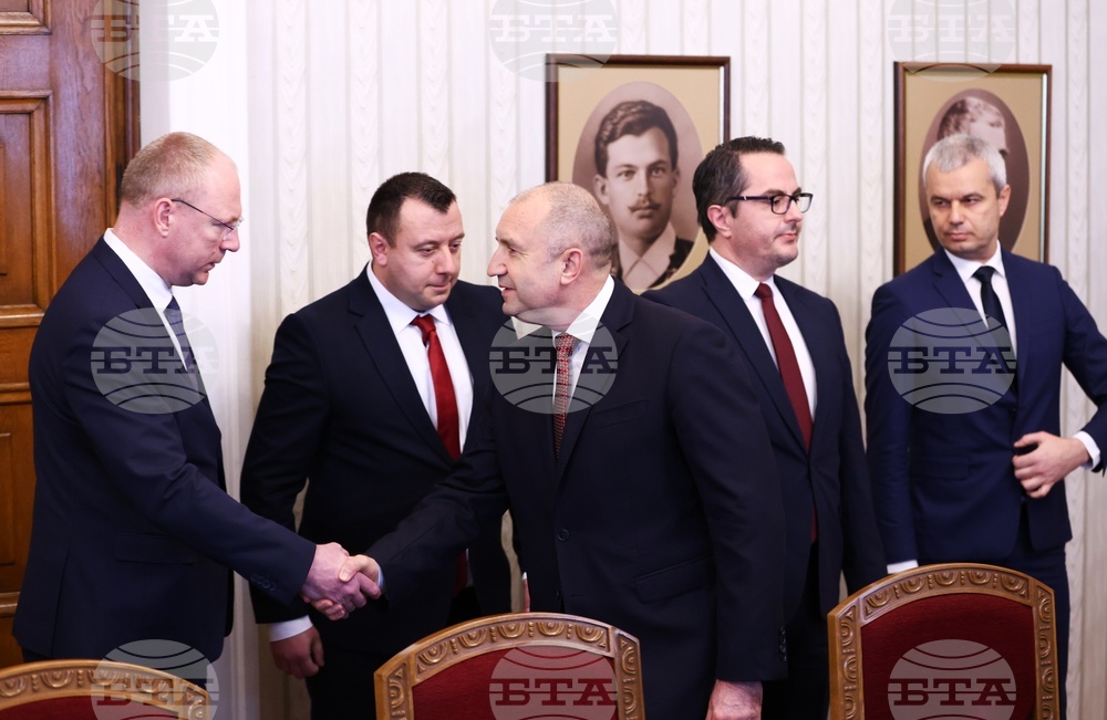 Президент - „Възраждане“ - консултации