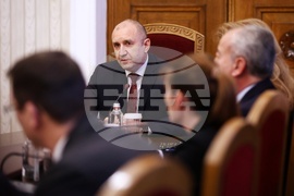 Президент - „Възраждане“ - консултации