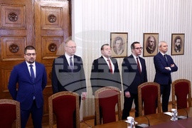 Президент - „Възраждане“ - консултации