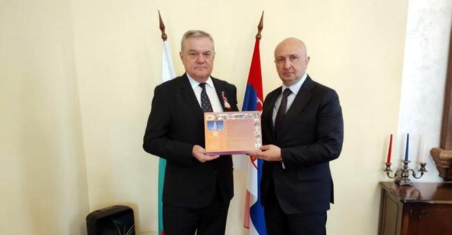 Румен Петков подари на Н. Пр. Желко Йович новия Патриотичен календар