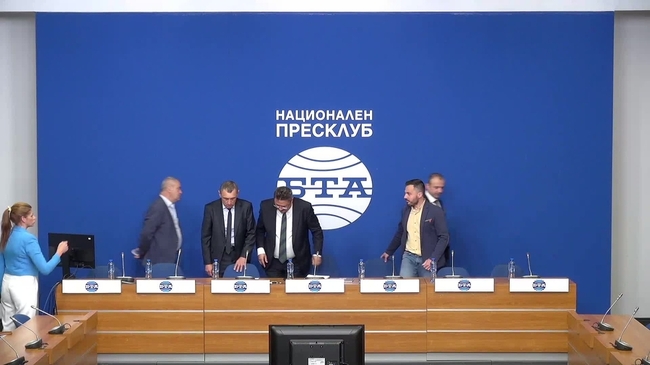 Подписване на договор за партньорство между Българската телеграфна агенция /БТА/ и Българския ветеринарен съюз /БВС/.