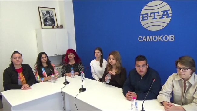 Ученици от ПТГ "Никола Вапцаров" разказаха за преживяванията си в инициативата "Мениджър за един ден"