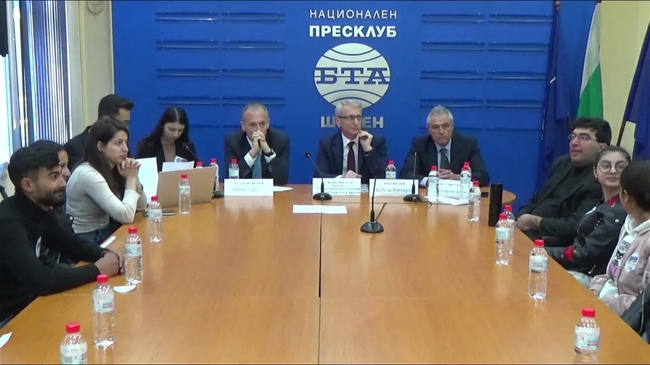  Младежки дебат “Моето мнение има значение”, организиран от Център “Амалипе” 