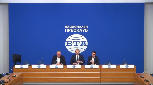 Пресконференция с участието на Костадин Костадинов - председател на "Възраждане", Деян Николов и Виктор Папазов от Инициативния комитет на провеждания референдум за запазване на българския лев.