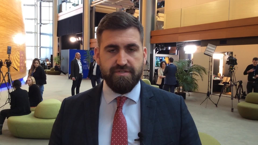 ГЕРБ: Андрей Новаков внася петиция с над 44 000 подписа за въвеждане на стандарт от 1 минута за обработка на камионите по границите