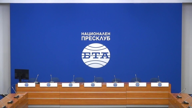 Театър-студио 4хС представя най-новия си проект: „Живият театър и новите медии“