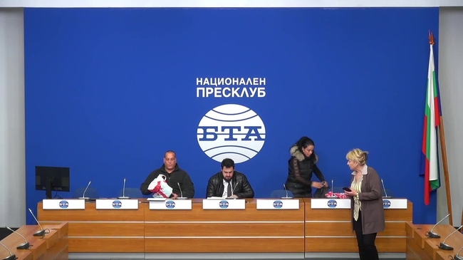 Пресконференция на Боян Методиев и адв. Иван Антонов на тема: "Полицейски чадър".