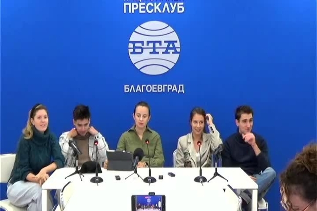 Представяне на премиерното заглавие на ДТ "Никола Вапцаров" - Благоевград - "Момчето от последния чин", с което ще бъде открит Балкански театрален фестивал