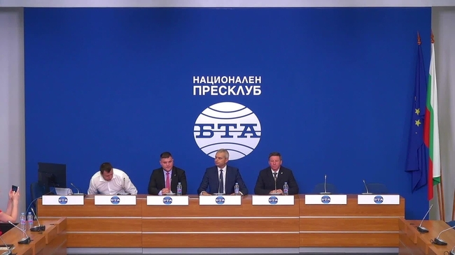  Пресконференция на ПП "Възраждане" тема: „Правителствената търговия на народни представители“.