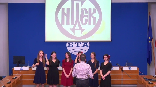 Подписване на договор за партньорство между Българската телеграфна агенция /БТА/ и Националната гимназия за древни езици и култури „Св. Кирил Философ“ /НГДЕК/.