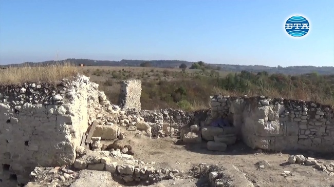 Археолози откриха нови факти около историята на крепостта Петрич кале край Аврен