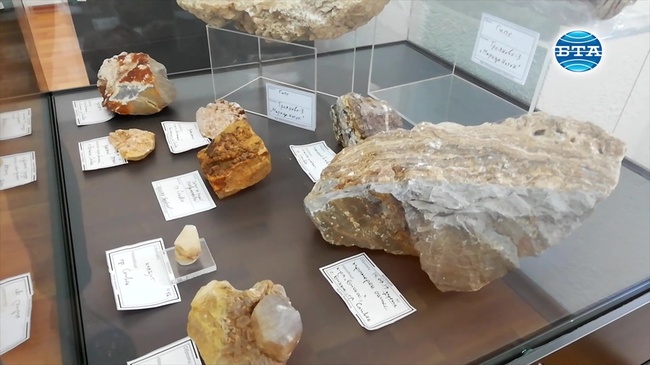 Изложба с редки минерали от Сакар е показана в Сливен
