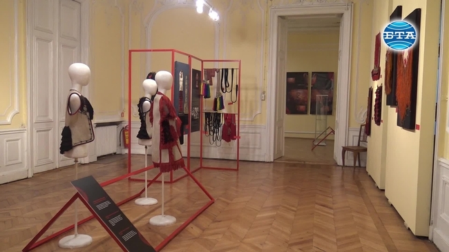 Червен петел, черна кокошка и други култове към плодородието
