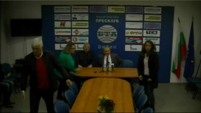 Пресконференция на лидерът на СДС проф.Румен Христов и представители на местната коалиция СДС /НДСВ, Нова алтернатива, ЗНС,БЗНС, БДС-Р/