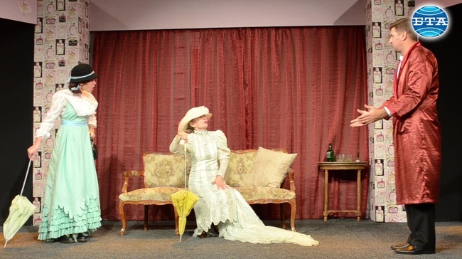 Театърът в Добрич представя премиерно комедията "Дамски шивач"