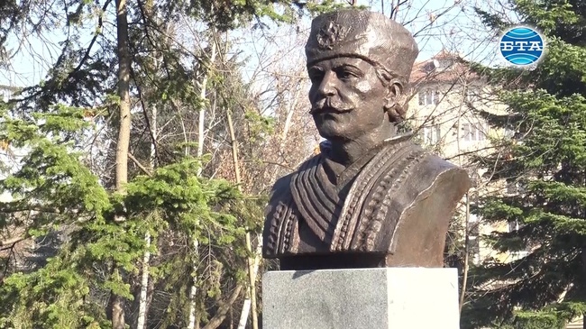 Паметник на Капитан Петко войвода беше открит в Борисовата градина