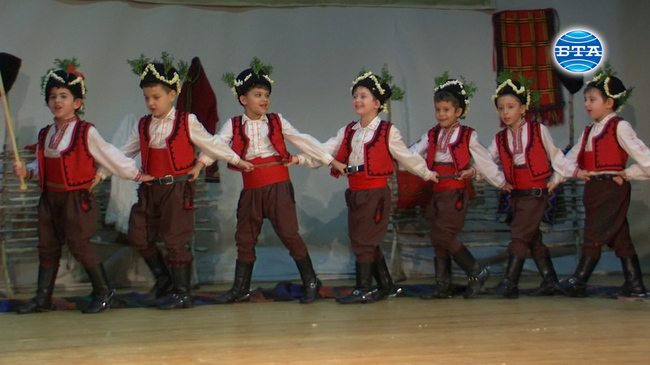 Празник на детските коледарски групи в Ямбол