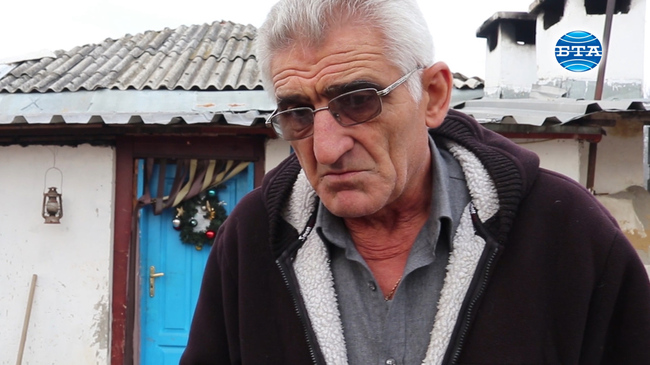 20 години Христо Атанасов поддържа приют за сираци и бездомни в село Леденик