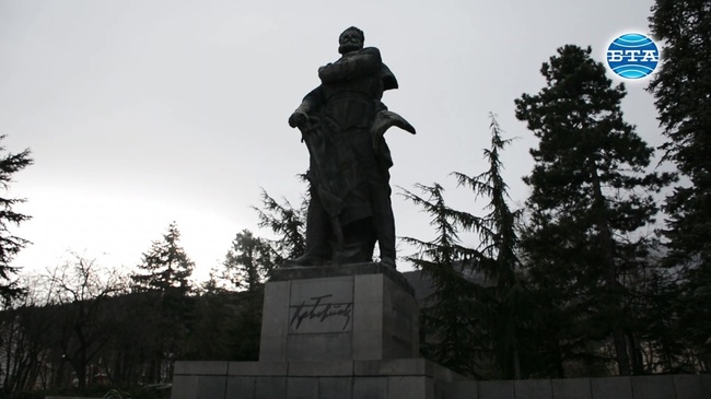 Във Враца отбелязаха 172-ата годишнина от рождението на Христо Ботев