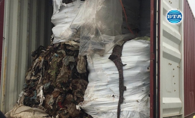 Италианските отпадъци, открити на пристанището в Бургас, не са опасни или токсични