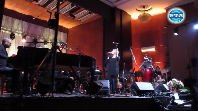 Хилда Казасян и приятели сътвориха в Плевен музикален празник с благотворителната кауза