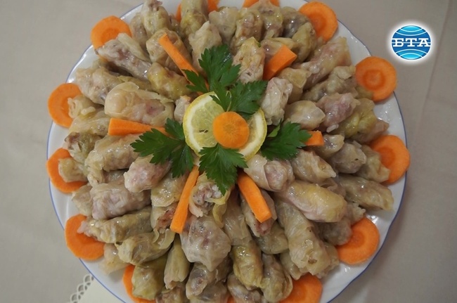 Конкурсът за най-вкусни станимашки сармички е част от Празника на виното в Асеновград 