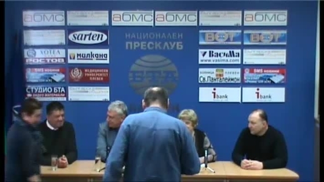 Групата общински съветници "Демократична България" в Плевен - две теми: за бюджета и за паметника за жертвите от комунизма.