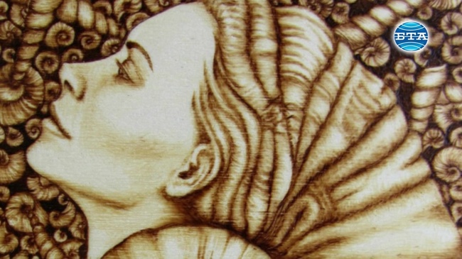 Пирография, вдъхновена от тъмните нюанси на хеви метъла - за провокациите на Камелия Щерева