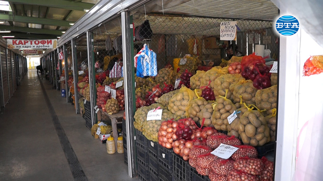 Все по-малко клиенти и работещи сергии на пазара в Асеновград