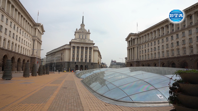 С маски и без маски в София