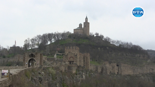 Емблематичните исторически забележителности във Велико Търново са тихи и пусти