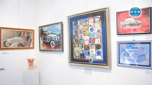 Изложбата "Автомобилът и художикът" показва в Троян оригинални творби на художници от цял свят