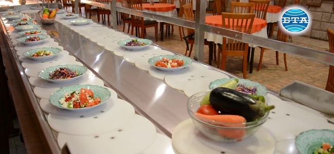 Иновация в олинклузив обслужването на туристите въведе варненски хотелиер заради пандемията