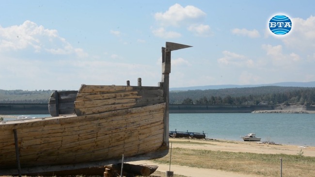 За първи път в света Атанас Димитров прави реконструкция на тракийски птицеглав боен кораб отпреди 3200 години