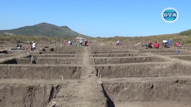 Артефакти от различни епохи намериха археолозите при работата си по трасето на автомагистрала "Хемус"