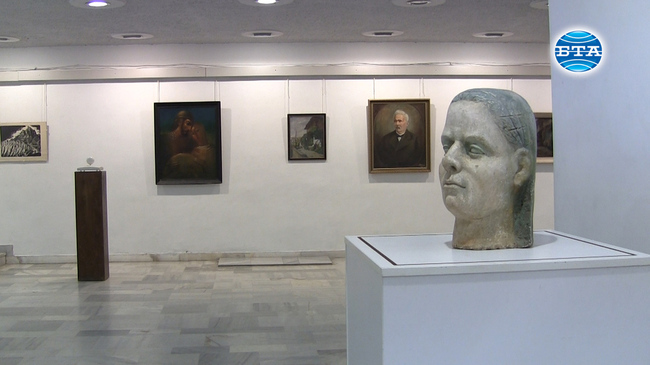 Регионалната библиотека  във Велико Търново празнува 40 години отдел „Изкуство”