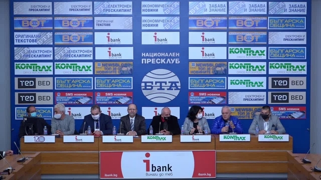 Обявяване на ефективен протест на автобусните и таксиметровите превозвачи срещу непреодоляването от Народното събрание на президентското вето за инкриминиране на нерегламентираните превози