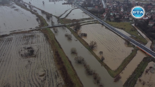 Наводнени площи в Софийско