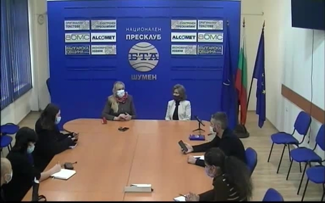 Пресконференция на председателя на организационния комитет на Тринадесетия международен есенен турнир по информатика в Шумен Бисерка Йовчева по повод предстоящата надпревара. 