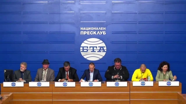 Защо ЦИК не спази Изборния кодекс и обезсмисли машинното гласуване, което доведе до уникален изборен хаос? Какво следва оттук нататък?