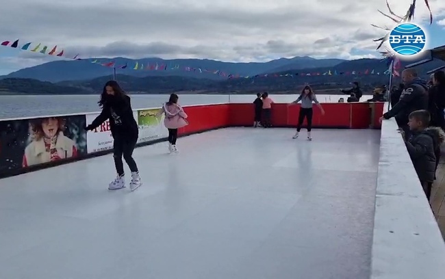 Ледена пързалка на брега на язовир "Батак" целогодишно ще радва деца и възрастни