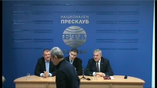 Пресконференция на Коалиция "БСП за България" - Илиян Йончев - избран за народен представител, Свилен Атанасов - Областен председател на БСП и Румен Петков - национален лидер на АБВ