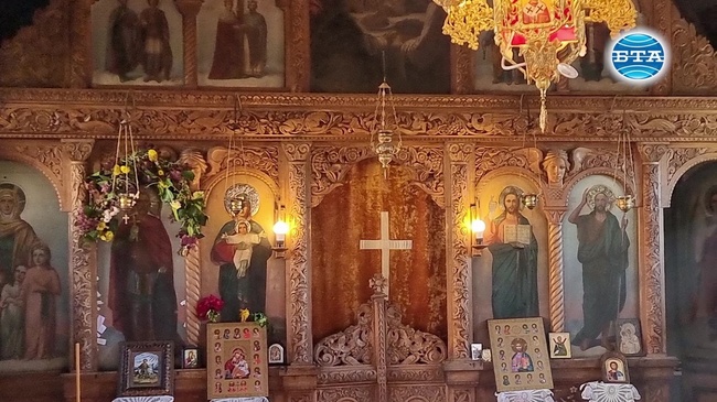 Параклисът "Свети Мина", създаден от дарителство и възроден от дарители, привлича миряни в Сливен