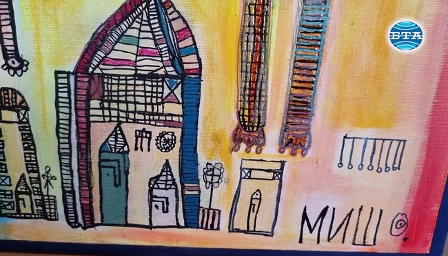 Младеж със синдром на Даун показва свои картини в Перник 