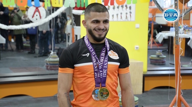 Русе посрещна медалиста от световното първенство по вдигане на тежести Ангел Русев